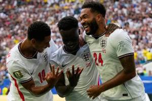 FIFA World Cup France vs England match result with score | Bukayo Saka hat trick celebration against France in World Cup | इंग्लंड विरुद्ध फ्रान्स फिफा विश्वचषक सामना निकाल | किलियन एमबाप्पे फिफा वर्ल्ड कप गोल रेकॉर्ड सेलिब्रेशन