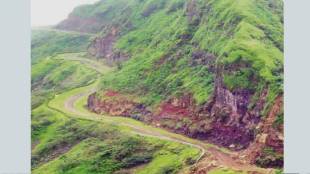 Raghuveer Ghat closed for tourists | Ratnagiri Khed landslide danger updates | Maharashtra monsoon travel restrictions | Khed tourist spots banned in heavy rain