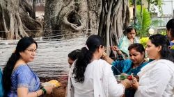 भाजप खासदार मेधा कुलकर्णी यांनी महात्मा फुले वाडा परिसरात केलेल्या वटपूजनानंतर पुण्यात पुरोगामी संघटना आक्रमक…