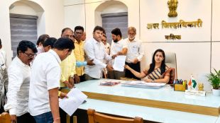 Nashik police chawl demolition site at headquarters | Congress protest against Nashik police quarters eviction | नाशिक पोलीस चाळ पाडकाम आणि काँग्रेस विरोध | ऐन पावसाळ्यात पोलीस कुटुंबांचे स्थलांतर नाशिक