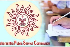 MPSC Online Exam Protest students shouting slogans | Maharashtra Government Intervention in MPSC decision | एमपीएससी ऑनलाईन परीक्षा विरोध आंदोलन | महाराष्ट्र सरकार मध्यस्थी विद्यार्थी आंदोलन