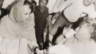 Sonam Wangchuk father hunger strike 1984 history | Indira Gandhi with Sonam Wangyal Ladakh protest | सोनम वांगचुक यांचे वडील सोनम वांग्याल उपोषण | इंदिरा गांधी आणि शिवाजीराव मोघे यवतमाळ पत्रकार परिषद