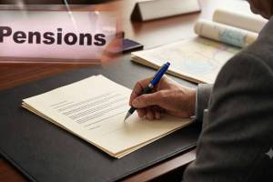 Mumbai High Court Old Pension decision | Maharashtra teachers pension rule 1982 | MLA J M Abhyankar letter education secretary | Maharashtra government GPF account teachers