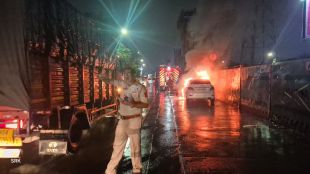 eastern-express-highway-car-fire-thane-mumbai-traffic-jam