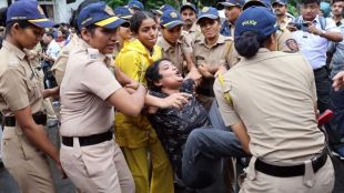 NEET Paper Leak Mumbai Protest police notice | Mumbai Police WhatsApp notice to NEET student protesters | नीट परीक्षा आंदोलन मुंबई पोलीस व्हॉट्सॲप नोटीस | मुंबई विद्यार्थी आंदोलन एफआयआर बातमी