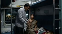 ट्रेनमधून मंगळसूत्र चोरीला गेलं अन् जोडप्याने रेल्वेला न्यायालयात खेचलं; वाचा ८०,००० रुपयांच्या भरपाईची संपूर्ण कहाणी!