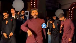 ranveer-singh-arjun-kapoor-dance-gunday-anshula-kapoor-wedding-reception.