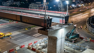Eastern Freeway Extension MMRDA girder launch Chedda Nagar Thane | Eastern Express Highway traffic news | Mumbai Thane infrastructure development projects | MMRDA viaduct construction updates
