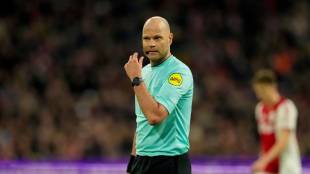 Referee Rob Dieperink