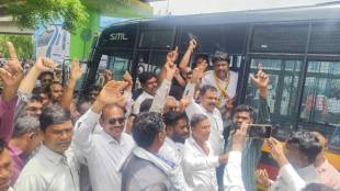 Akola Maharashtra Bandh Vanchit Bahujan Aghadi protest | Akola police detain proesters clash news | Prakash Ambedkar Maharashtra bandh call Akola response | Vanchit activists clash with Akola Police Kotwali area