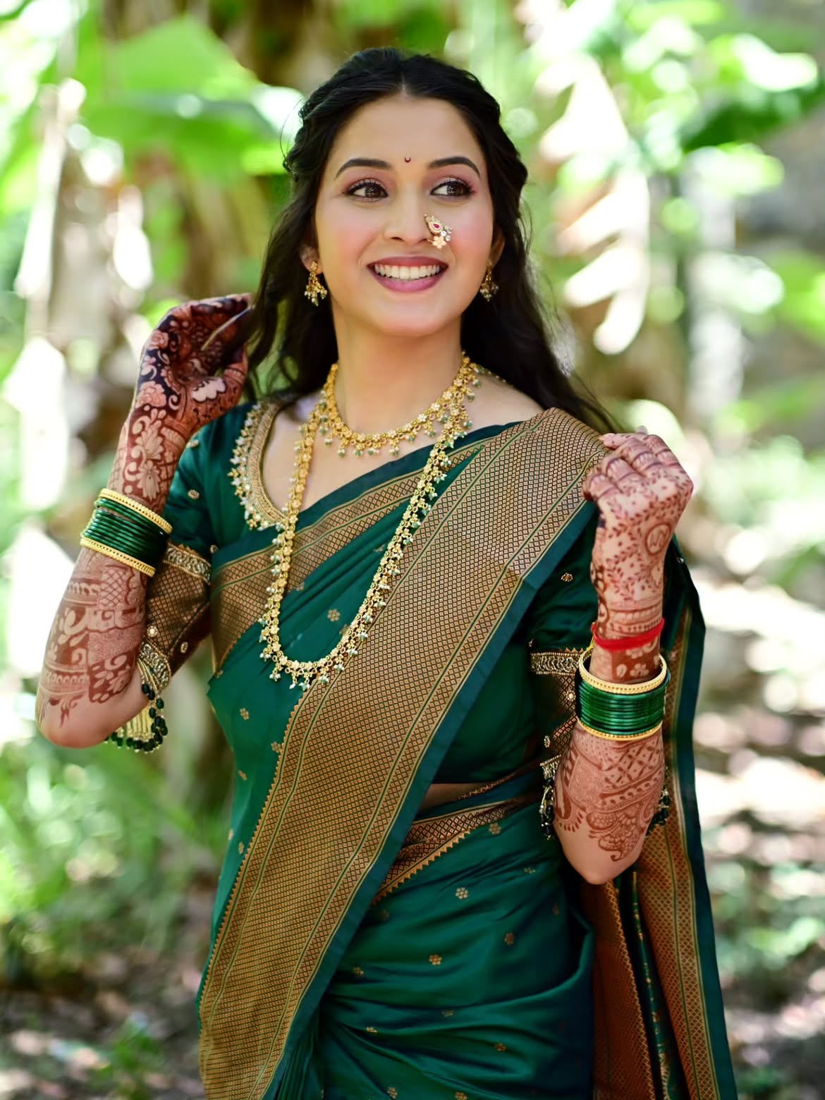 Mahima Mhatre saree look viral