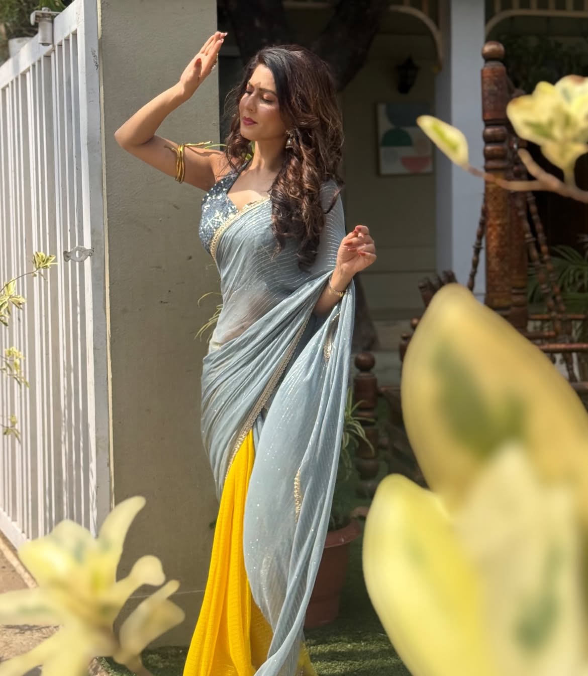 Maadhavi Nemkar saree look viral