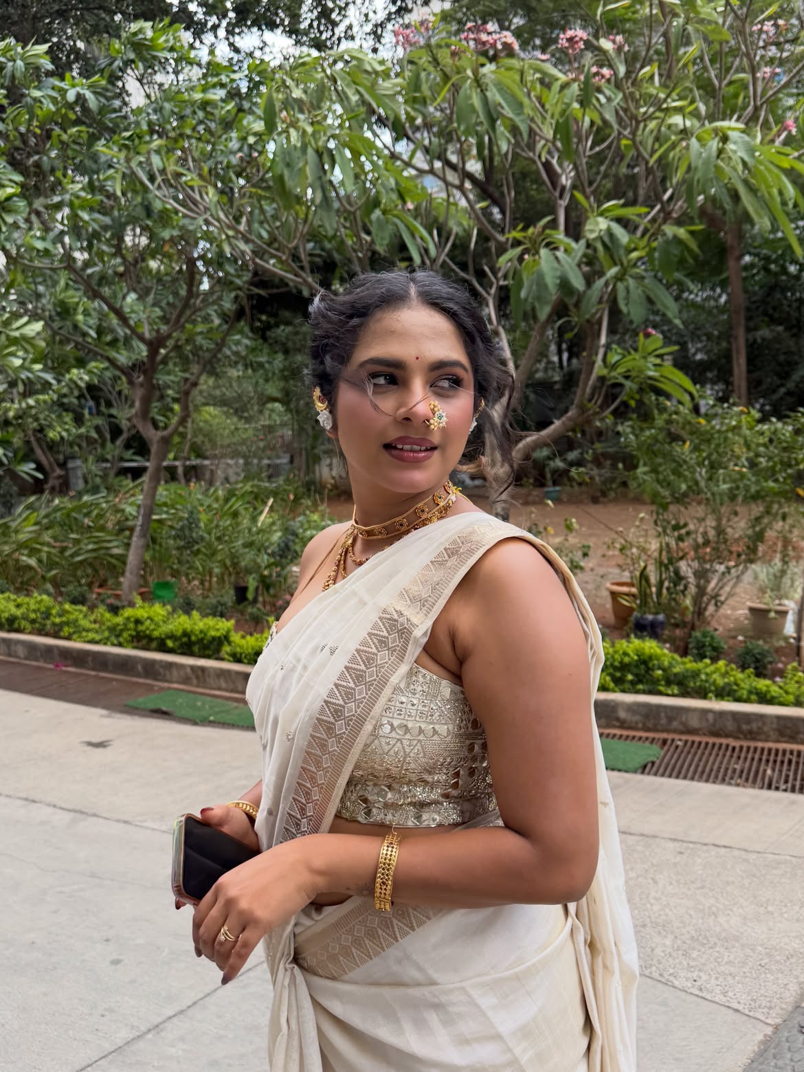 Amruta Dhongde stylish look