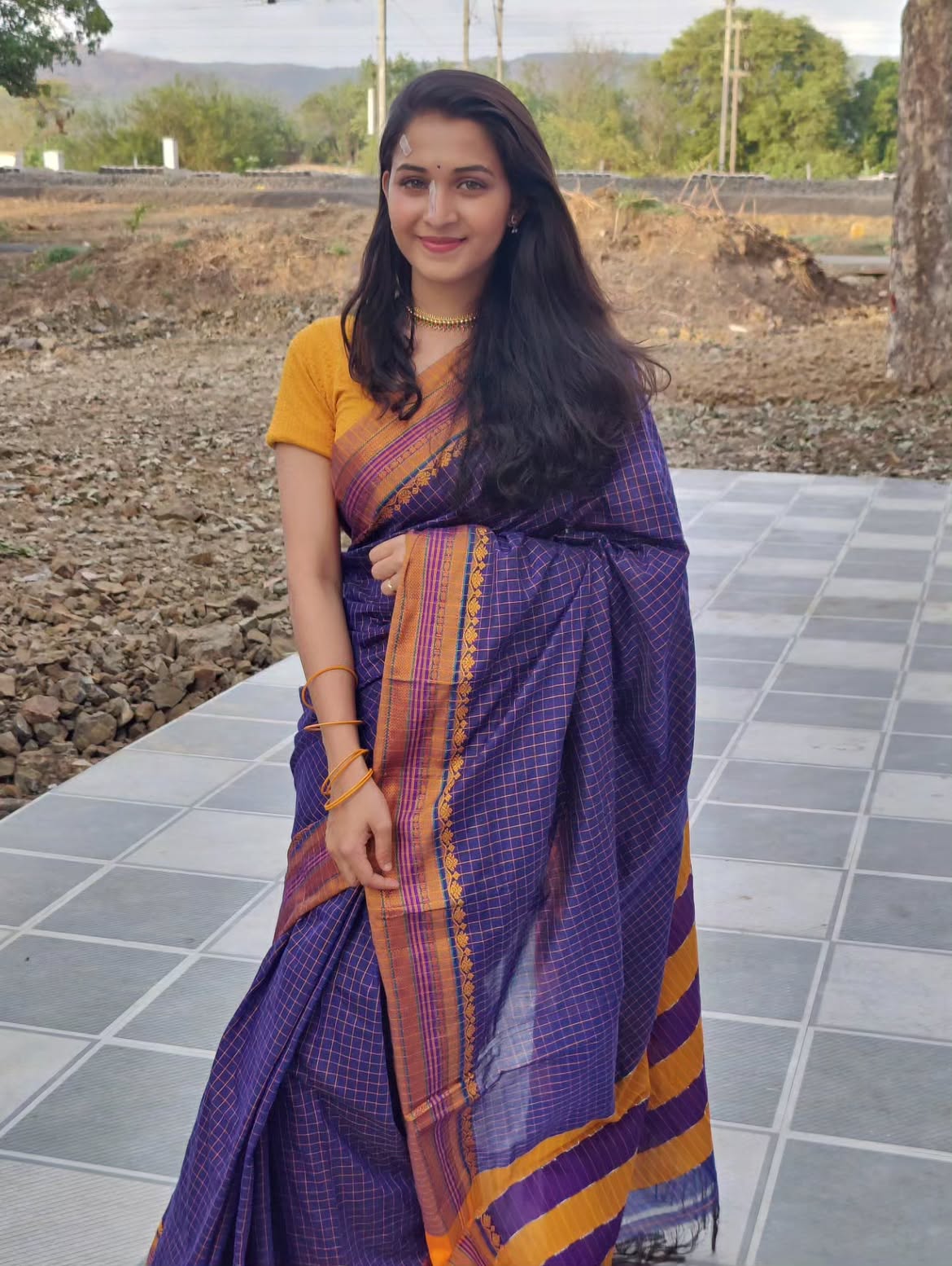 Mahima Mhatre saree look viral
