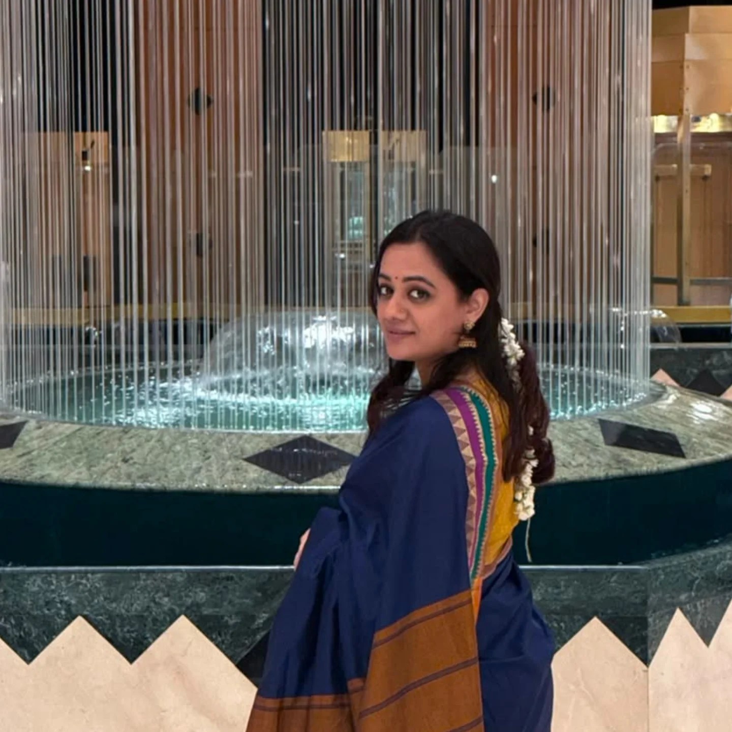 spruha joshi saree look