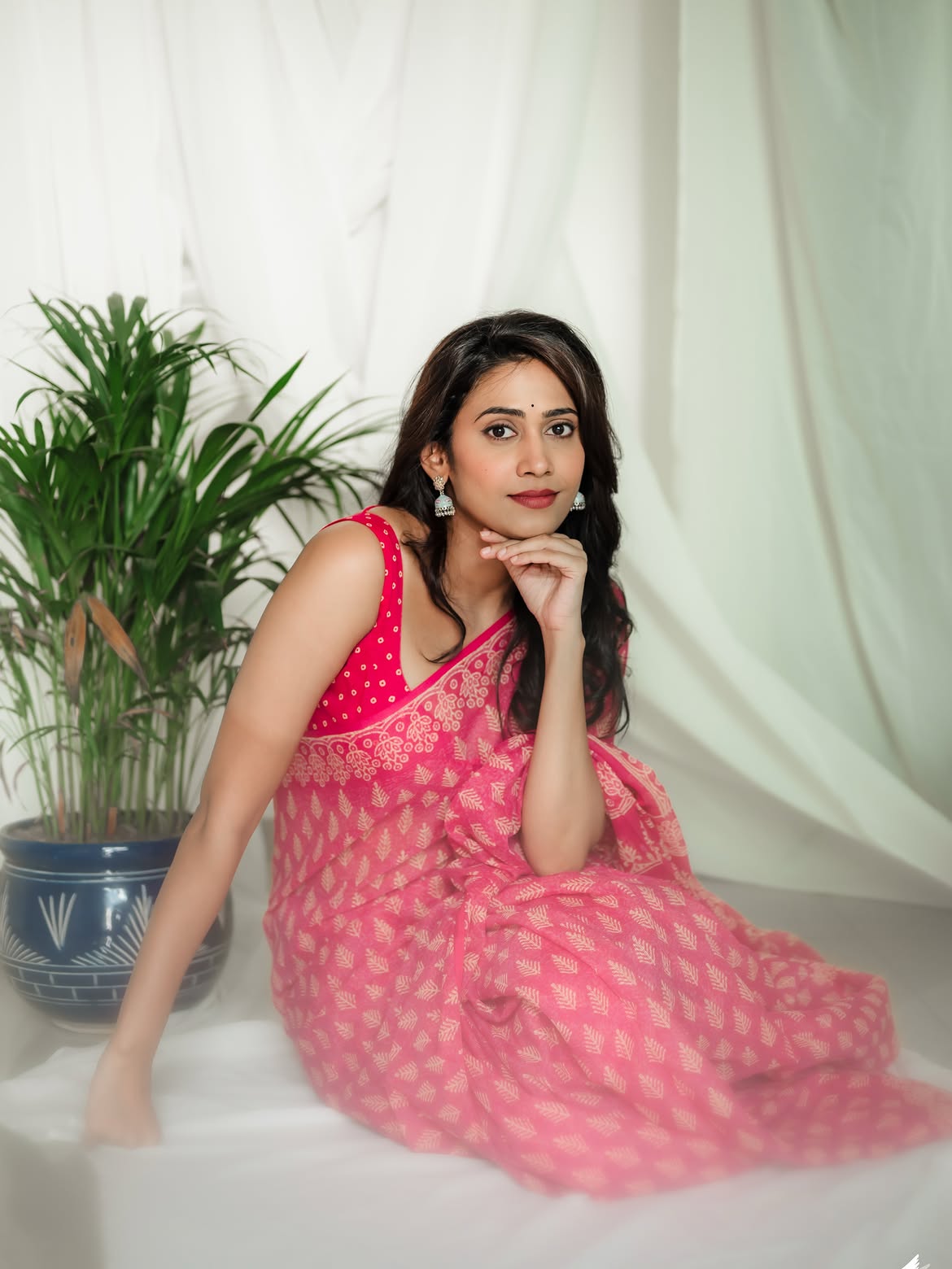 Yogita Chavan glamourous look