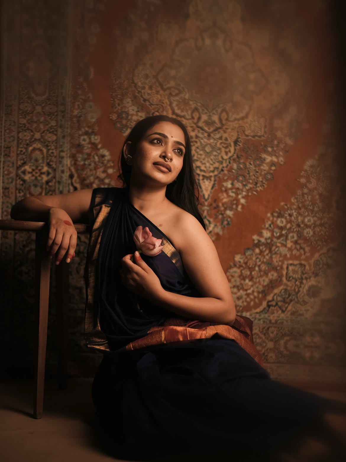 Pratiksha Shiwankar saree photoshoot without blouse