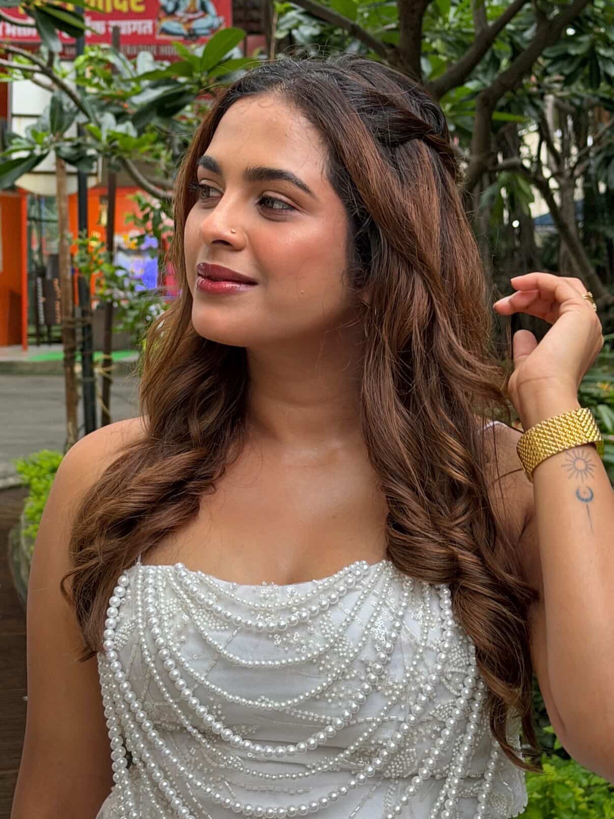 Amruta Dhongde stylish look
