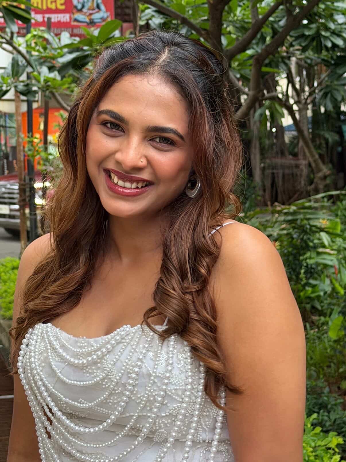Amruta Dhongde stylish look