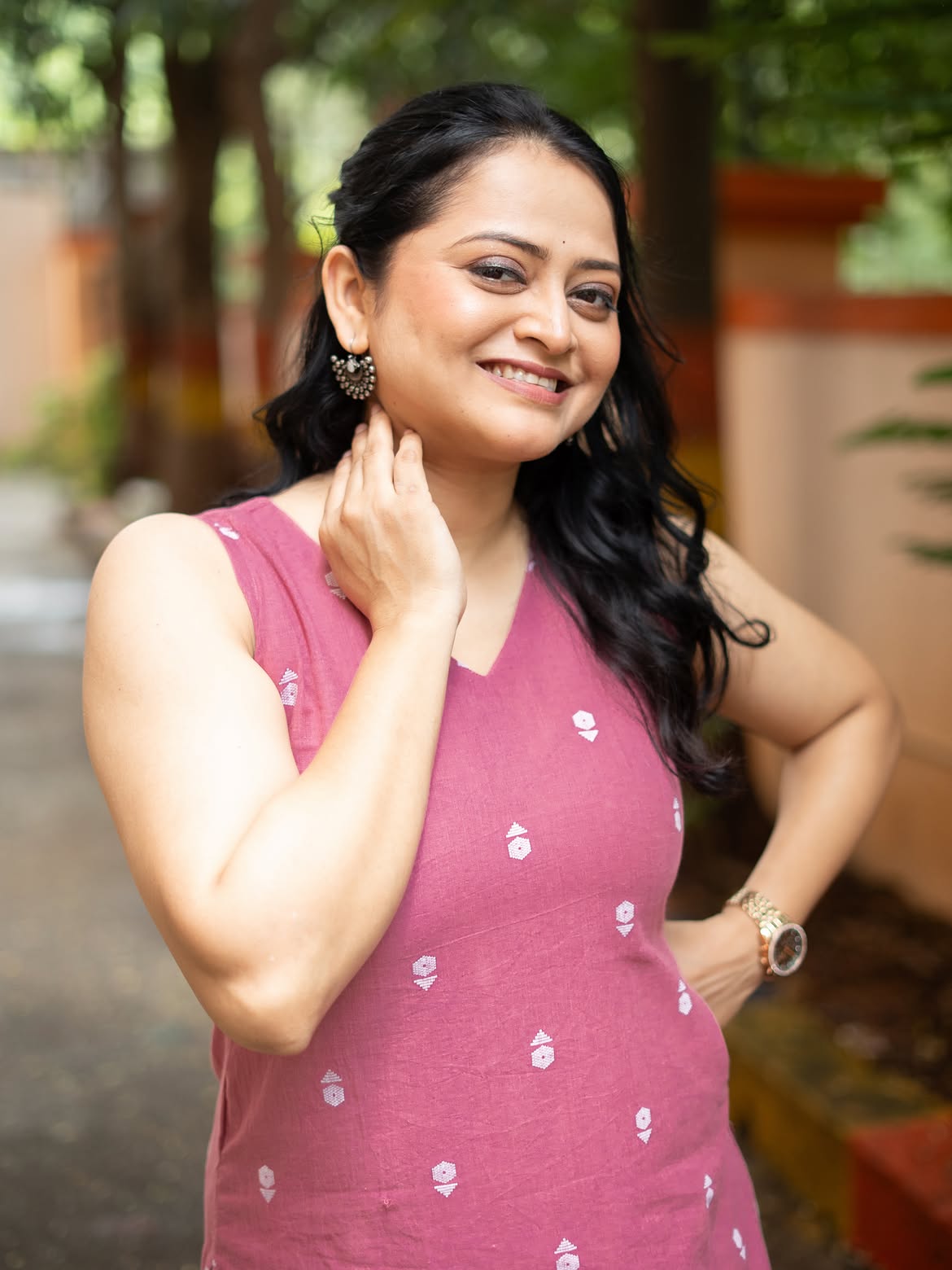monika dabade pink kurti look