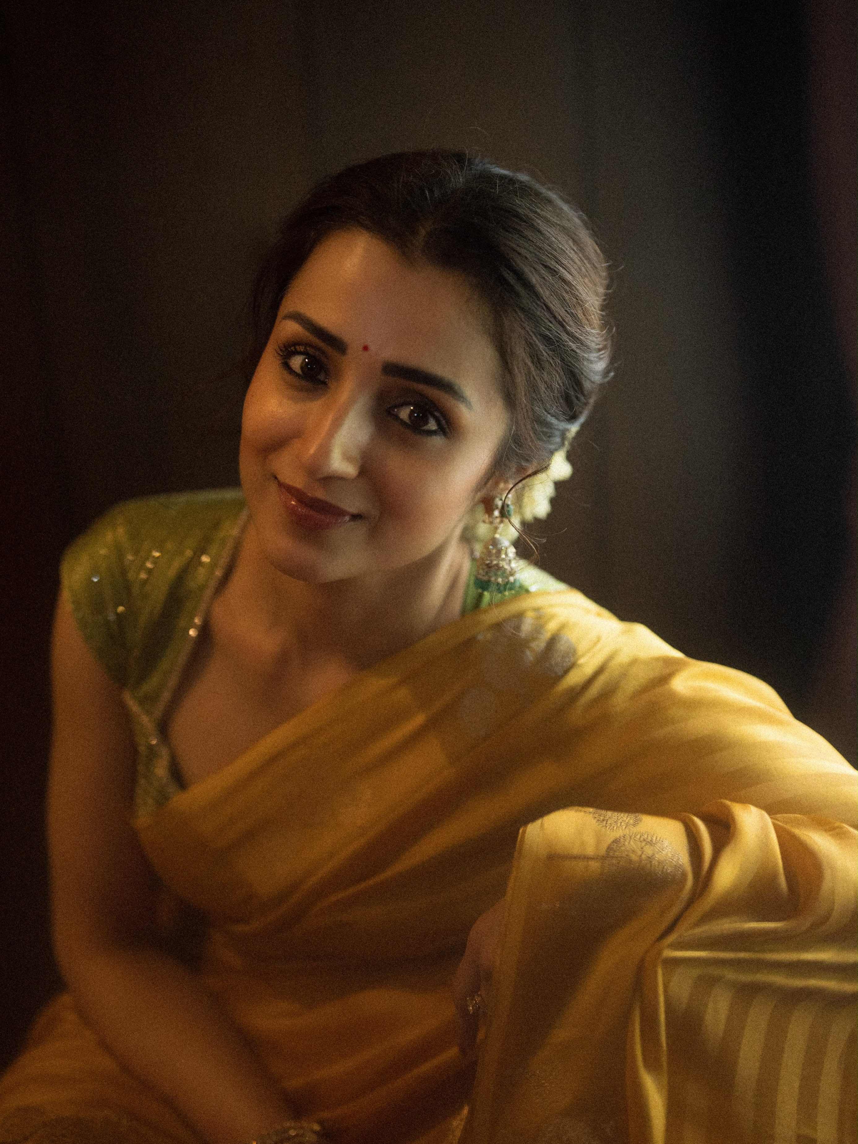 Trisha Krishnan yellow saree look