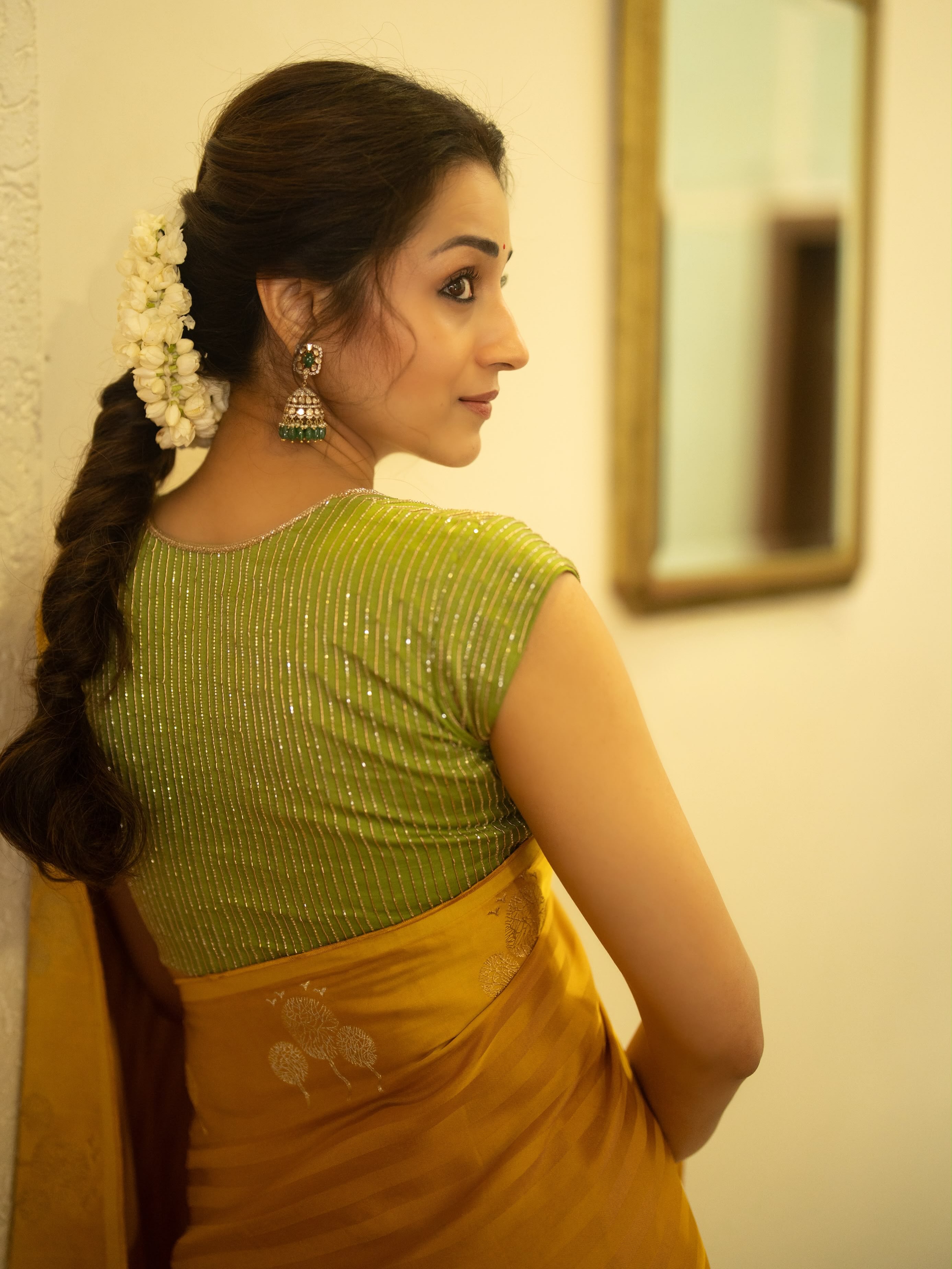 Trisha Krishnan yellow saree look