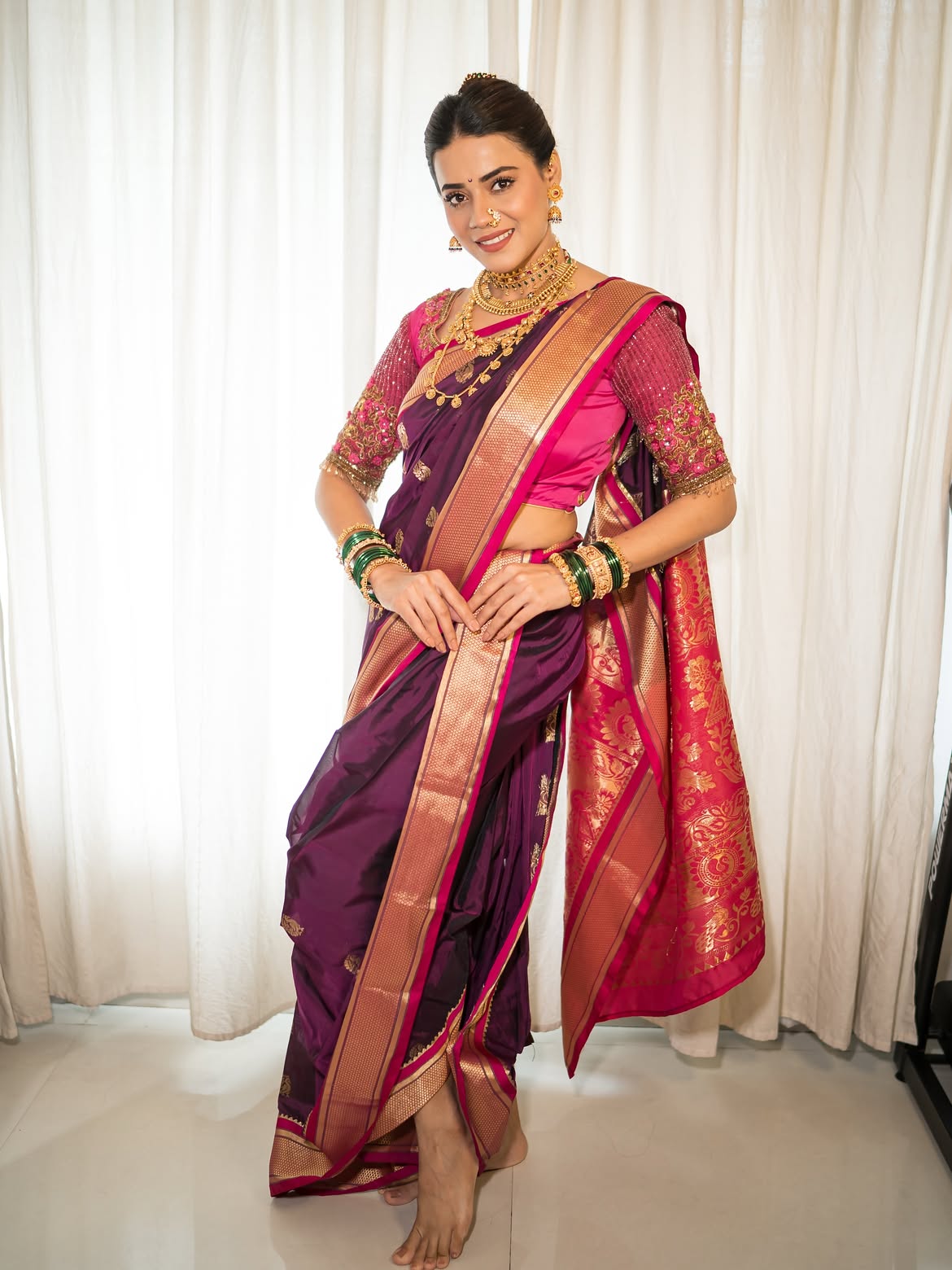 Pratiksha Mungekar maroon saree photos