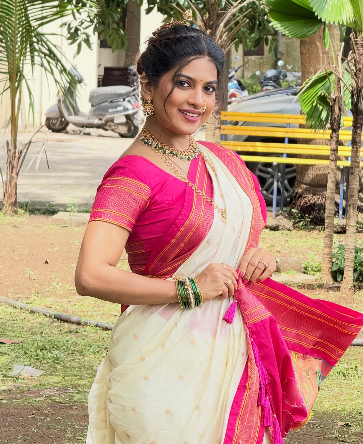 Dhanashree Kadgaonkar in purple saree
