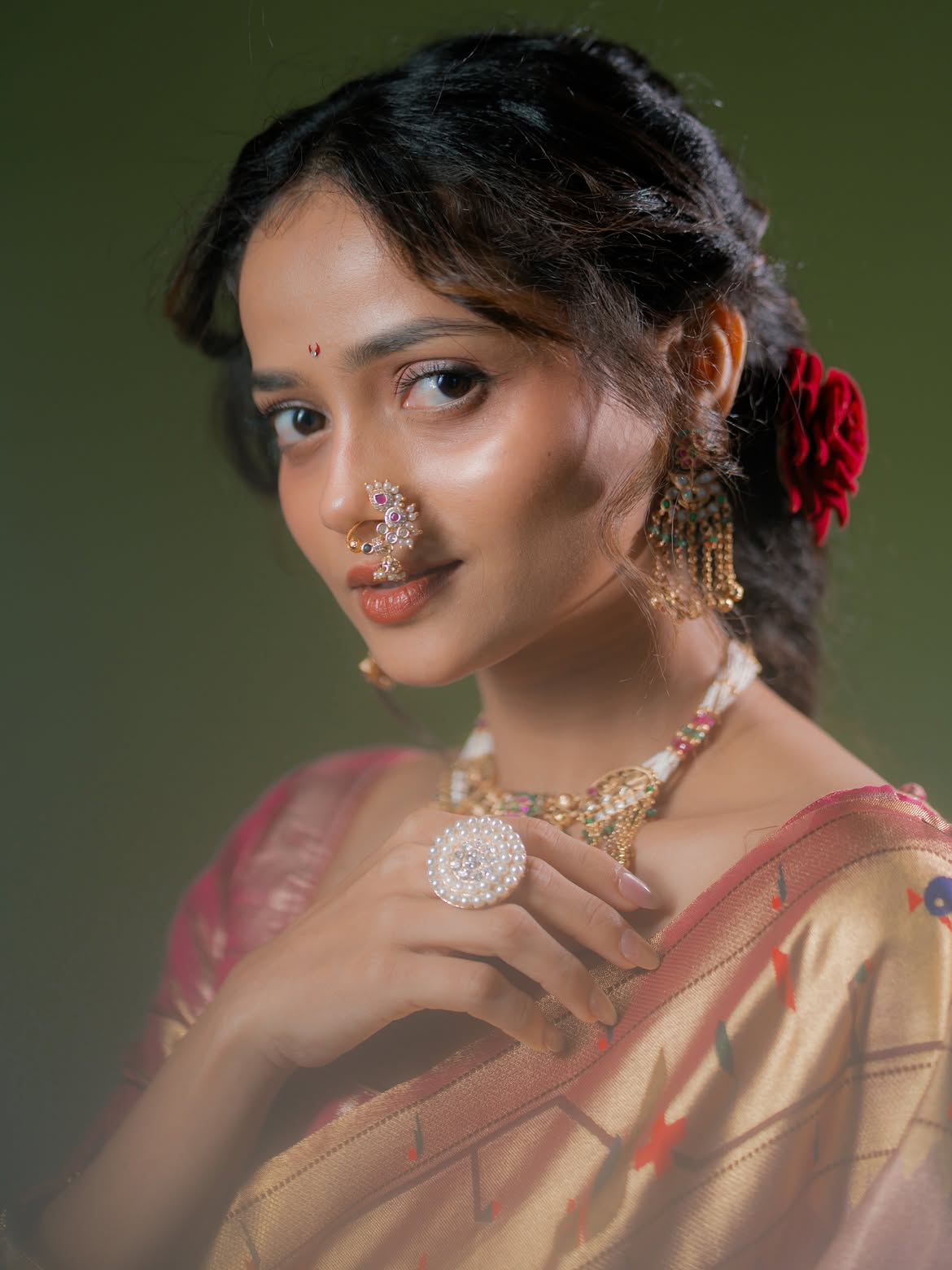 Shivali Parab Paithani saree look