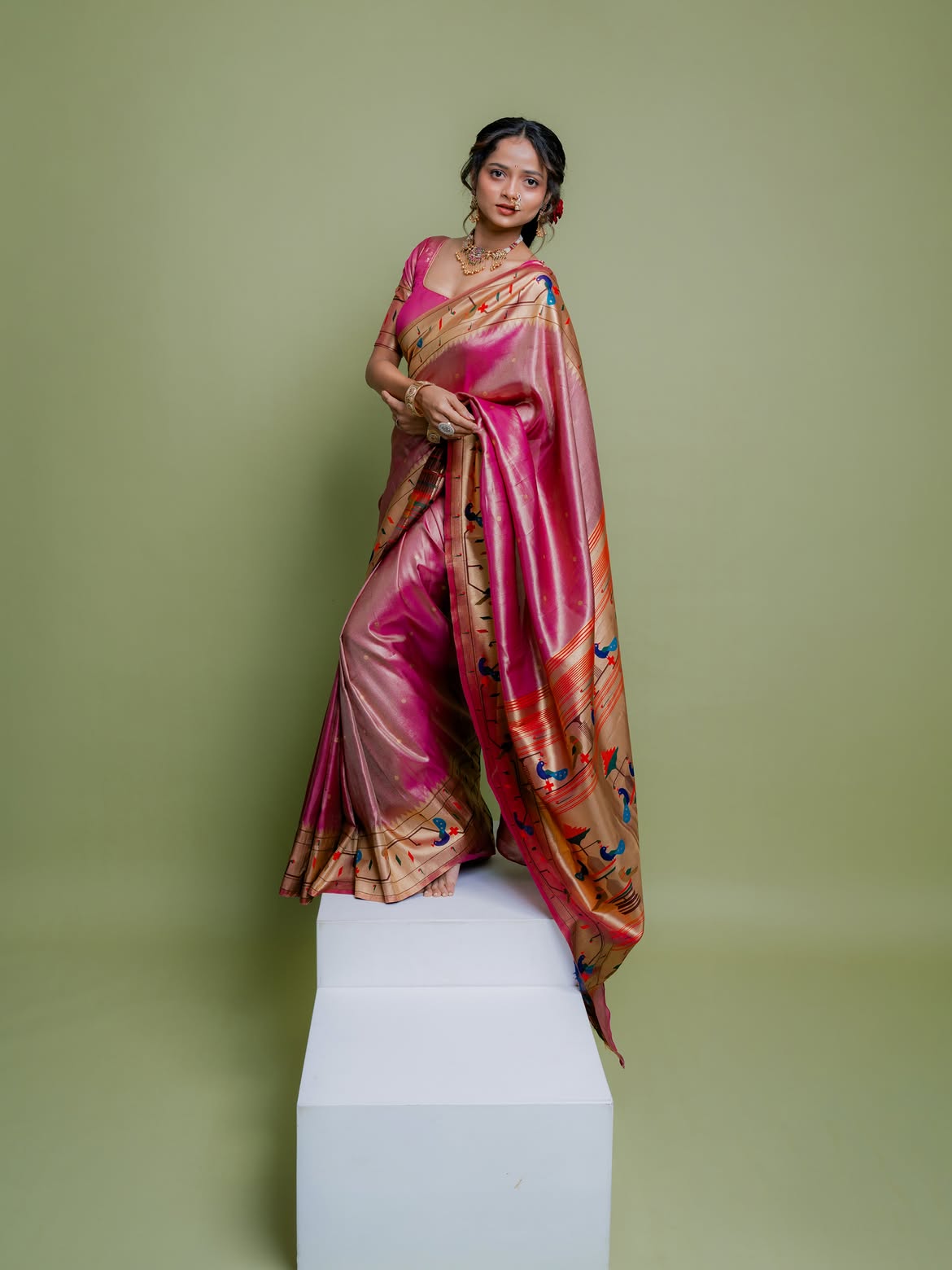 Shivali Parab Paithani saree look