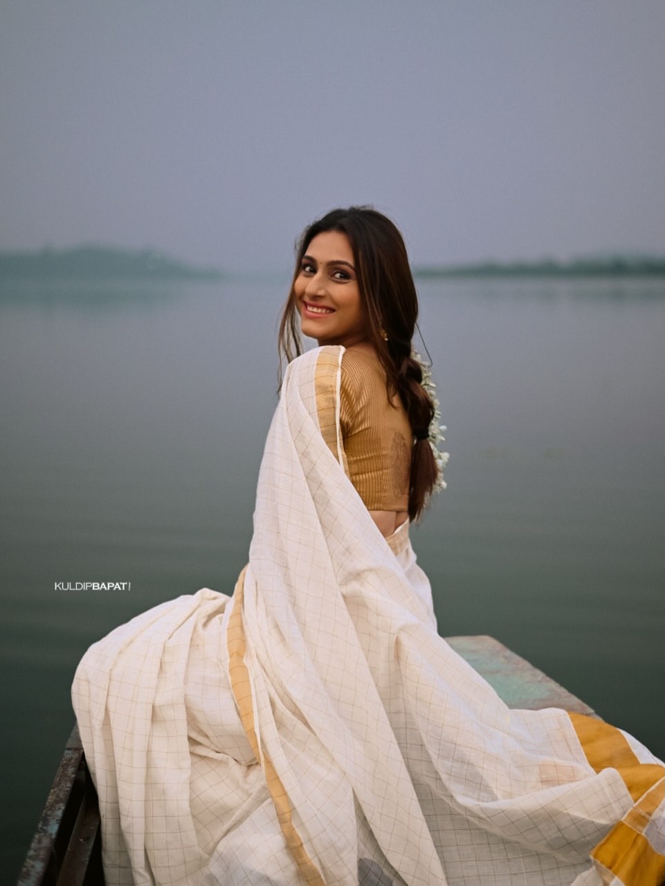 Reshma Shinde white saree look