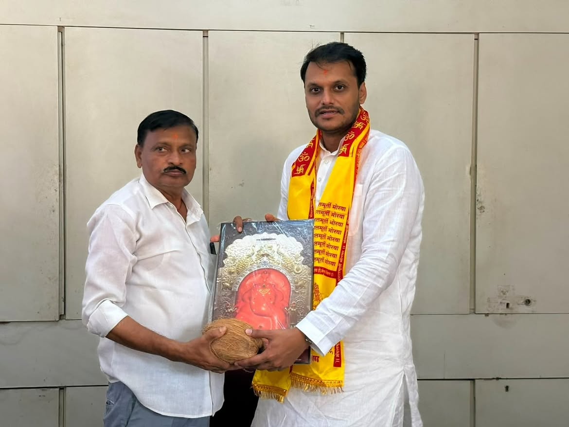 Yugendra Pawar visits Morgaon Temple