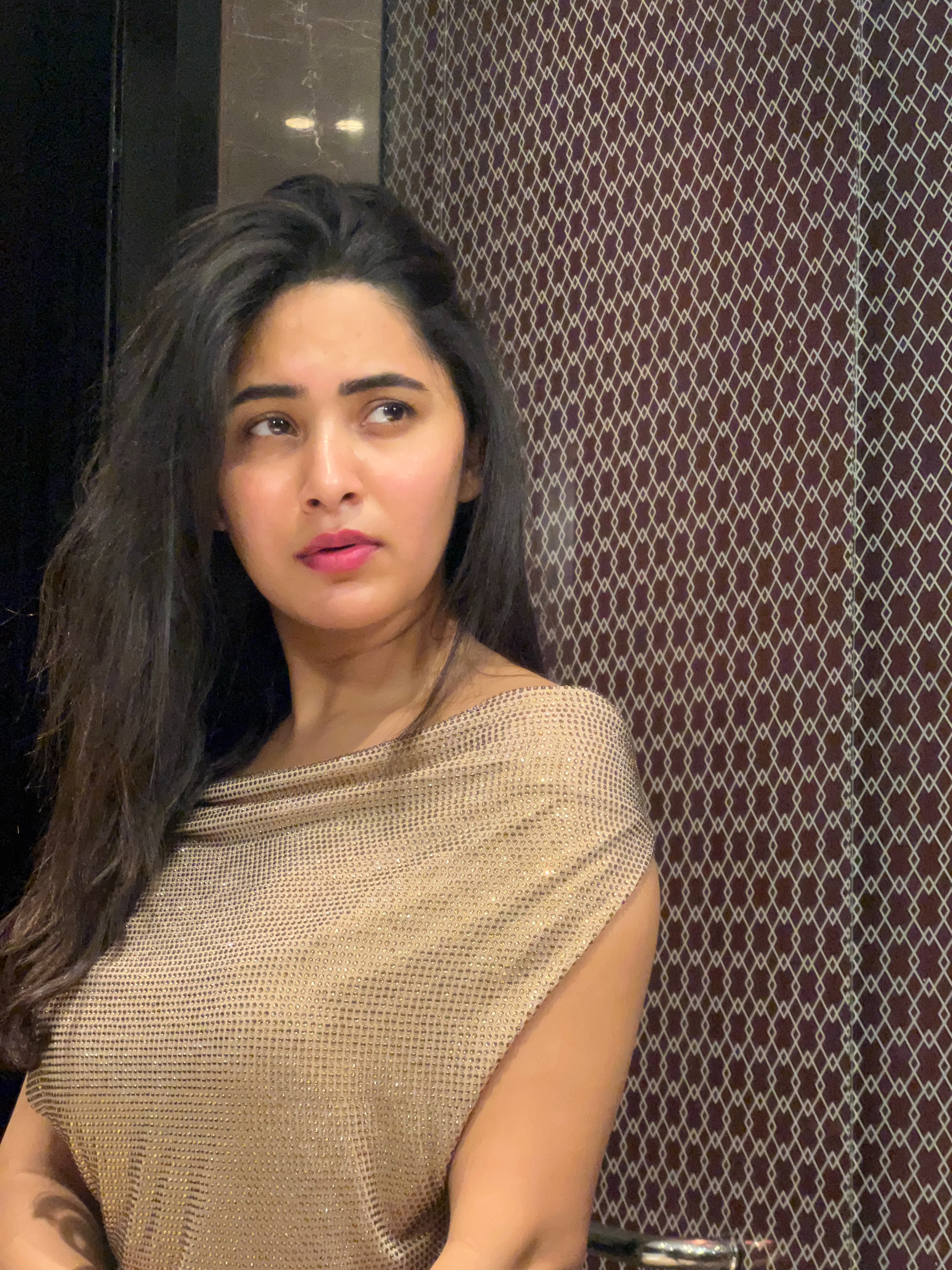Anushka Sarkate Golden Dress Look