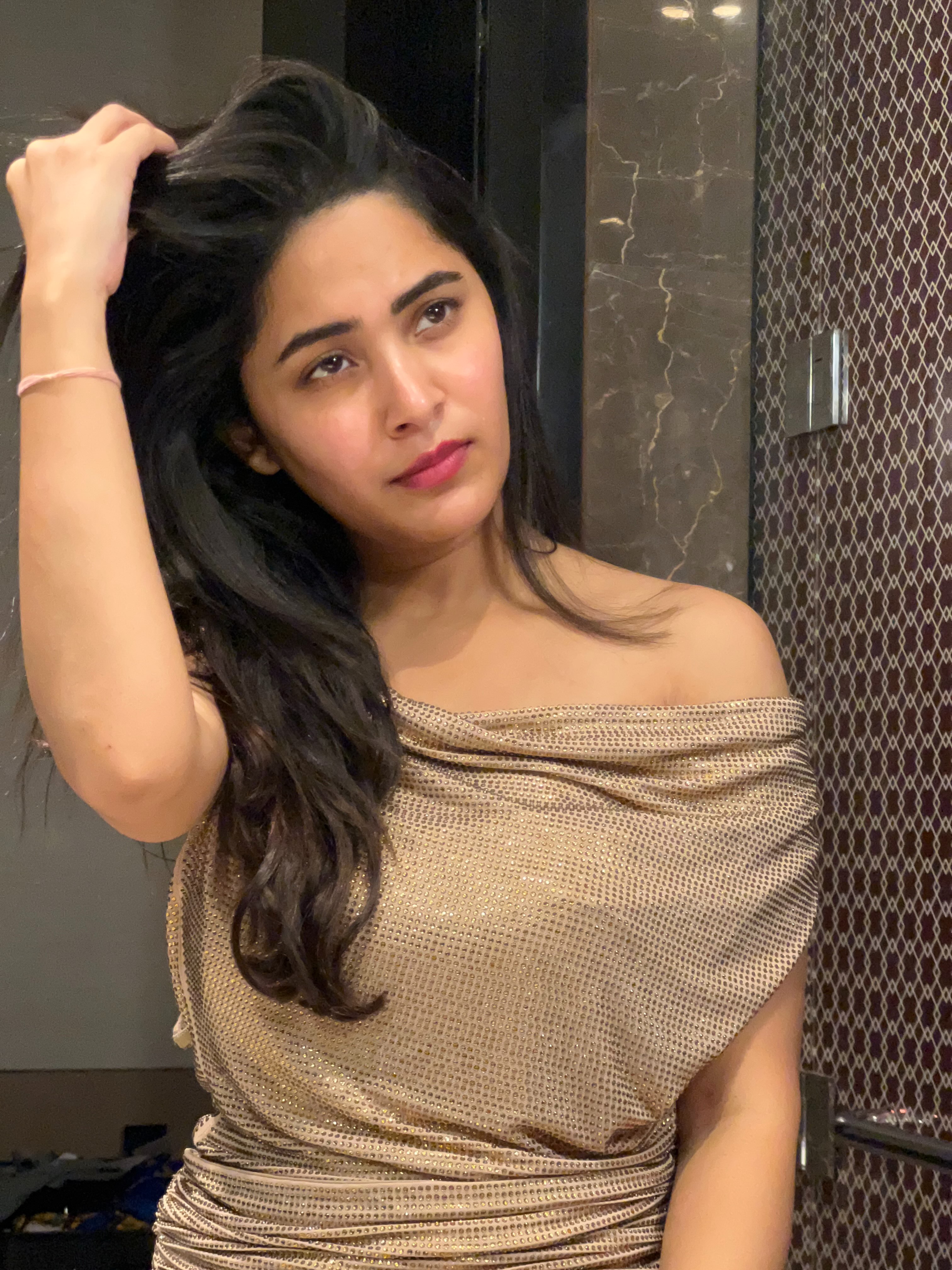 Anushka Sarkate Golden Dress Look