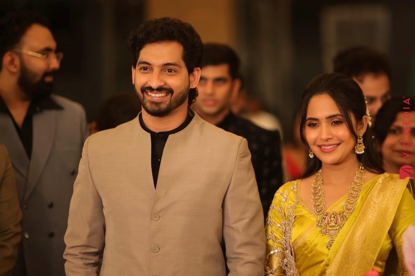 Anushka Sarkate Golden Dress Look