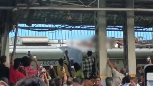 Central Railway Local Delayed: Incident at Ghatkopar