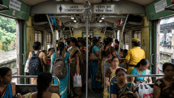 महिला लोकल डब्यात पुरुषाने घुसखोरी केल्यास २,५०० रुपयांपर्यंत दंड; रेल्वे कायद्यात मोठे बदल
