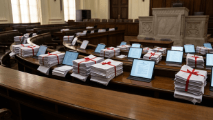 mumbai bmc apple ipad corporator | bmc paperless governance | ganesh khankar bmc statement | mumbai news marathi