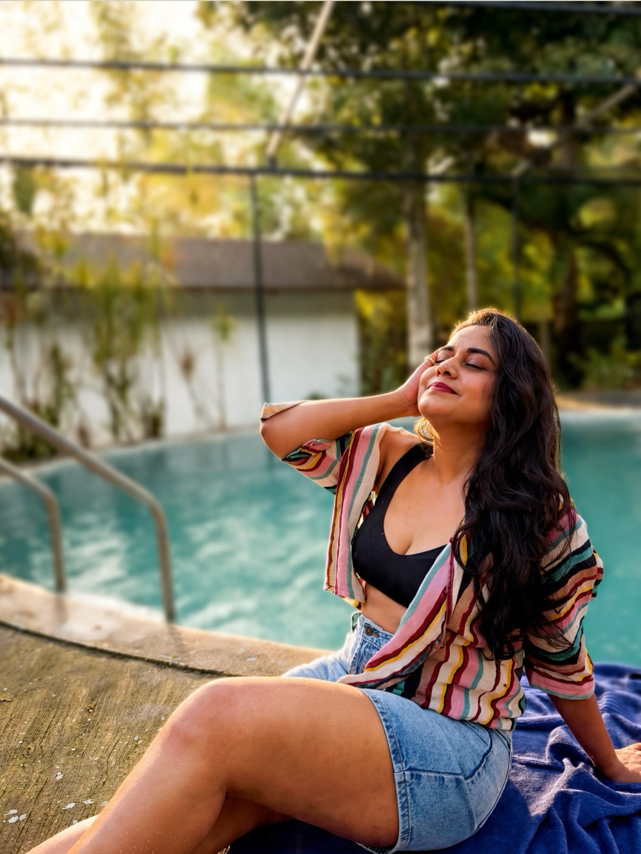 Hemangi Kavi Dhumal Vacation Bold Look