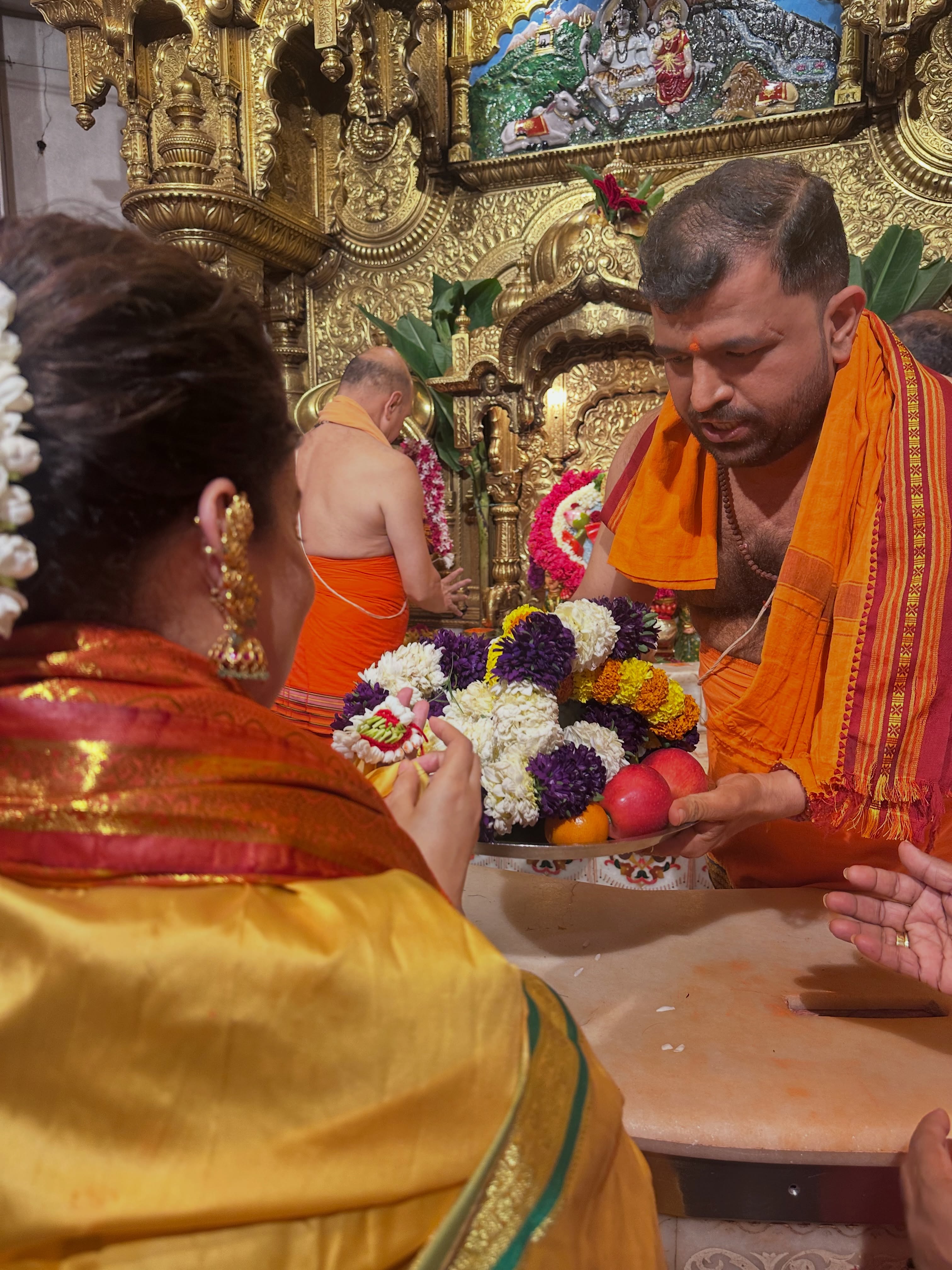 Kangana Ranaut At Siddhivinayak Mumba Devi Temple