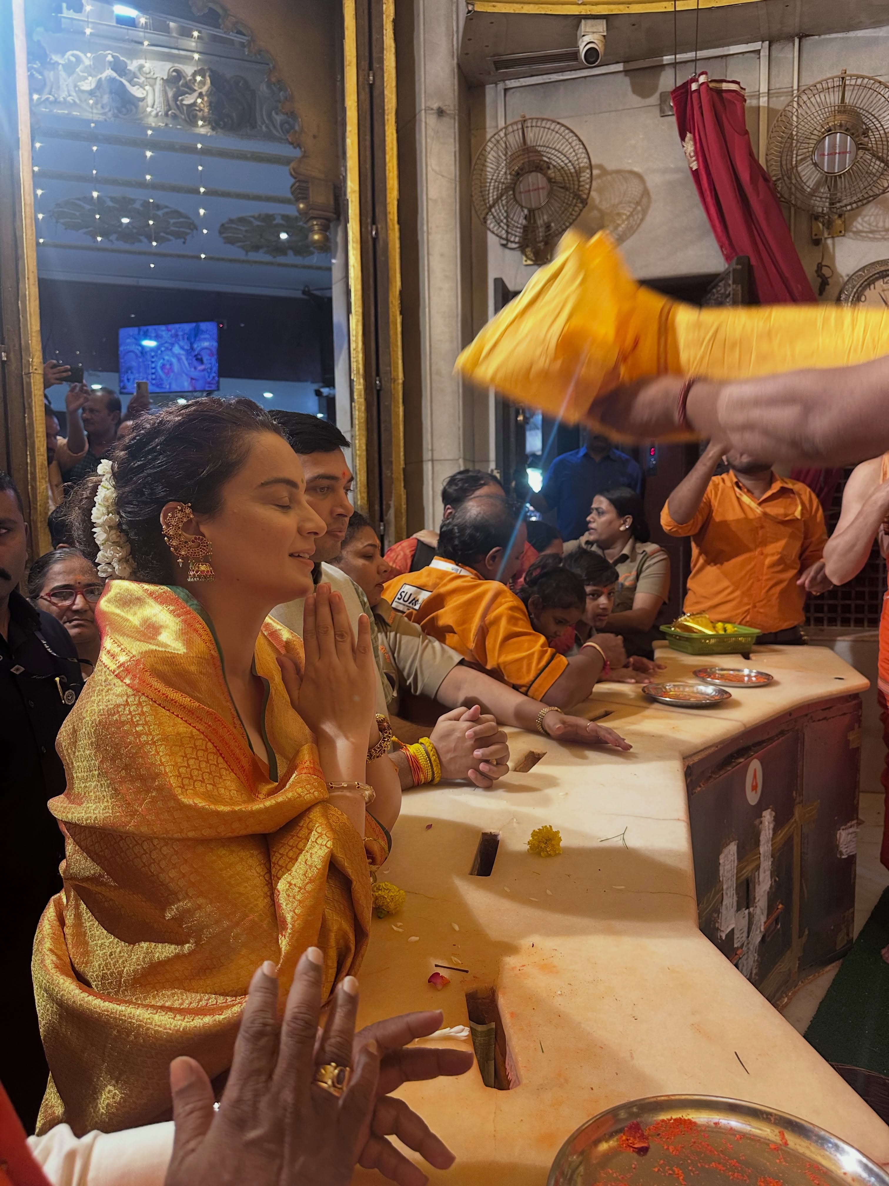 Kangana Ranaut At Siddhivinayak Mumba Devi Temple