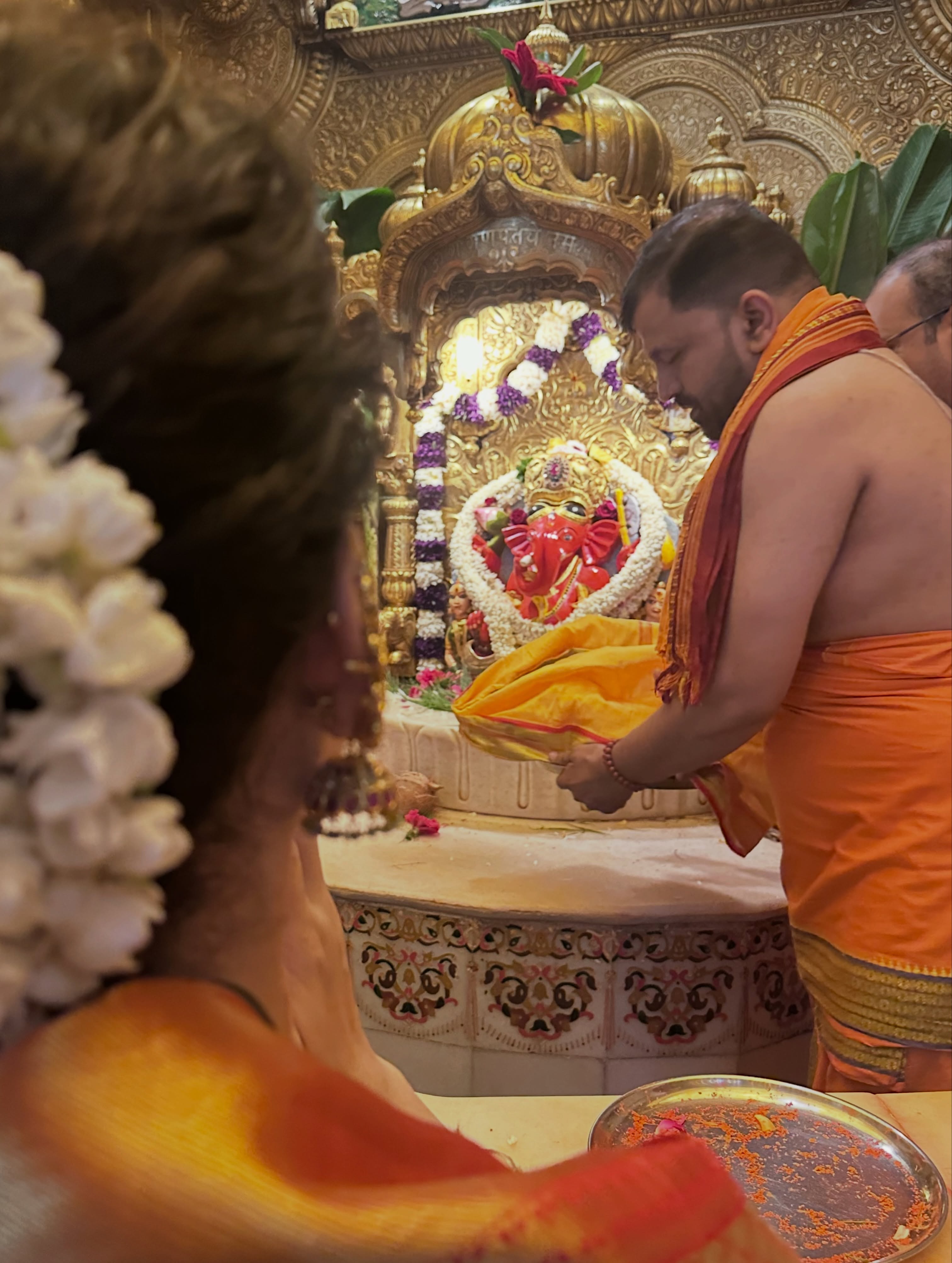 Kangana Ranaut At Siddhivinayak Mumba Devi Temple