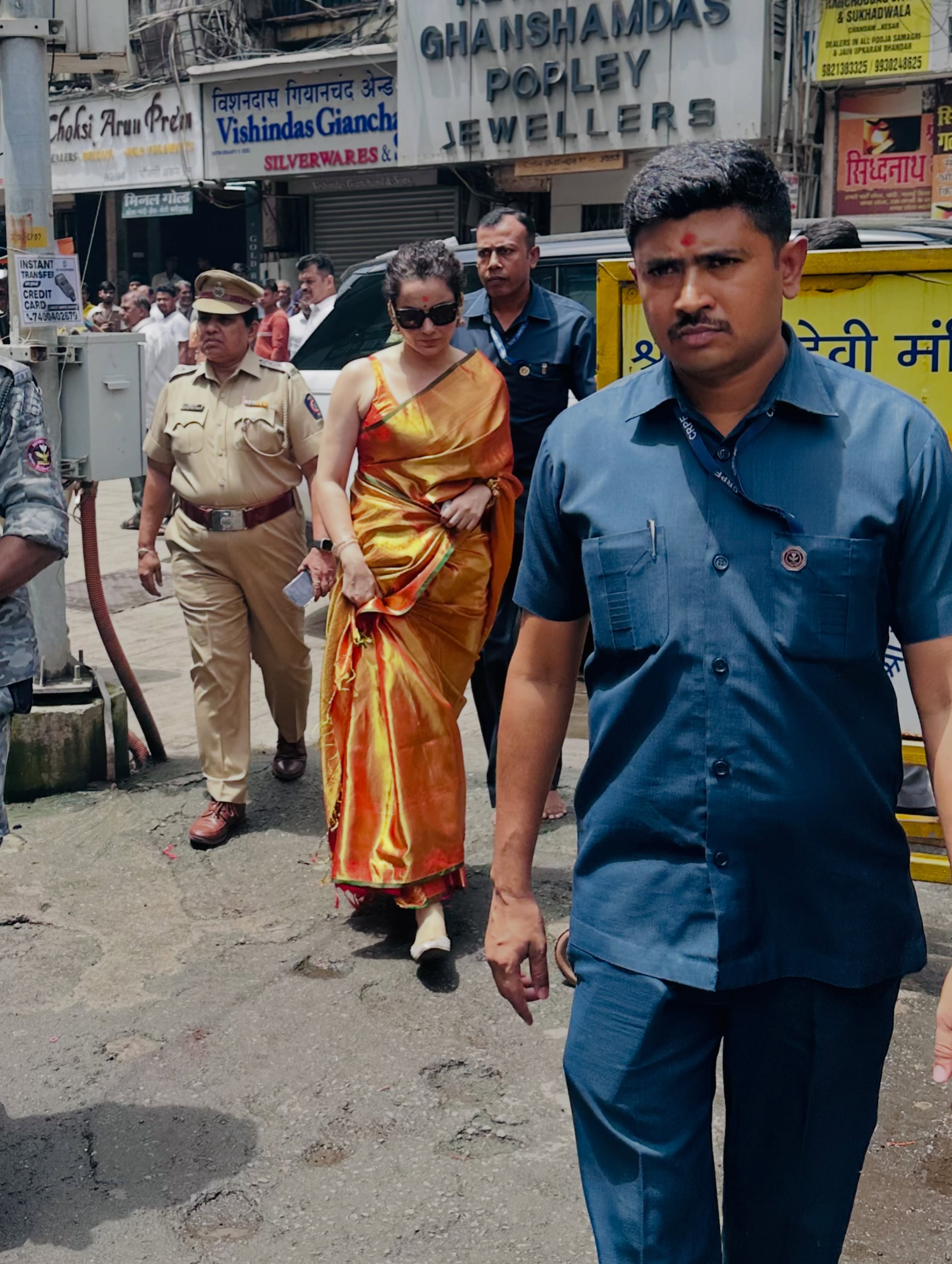 Kangana Ranaut At Siddhivinayak Mumba Devi Temple