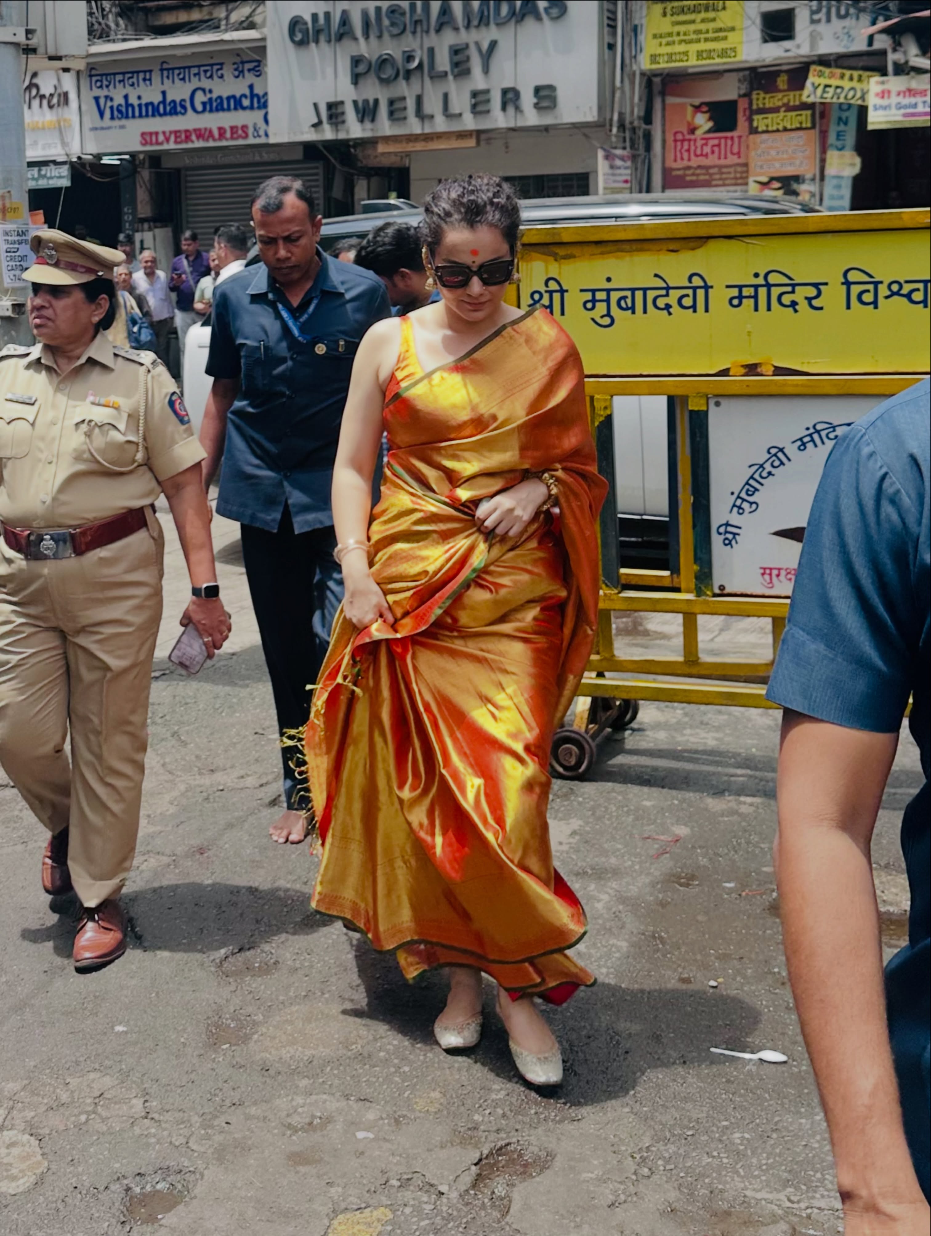 Kangana Ranaut At Siddhivinayak Mumba Devi Temple
