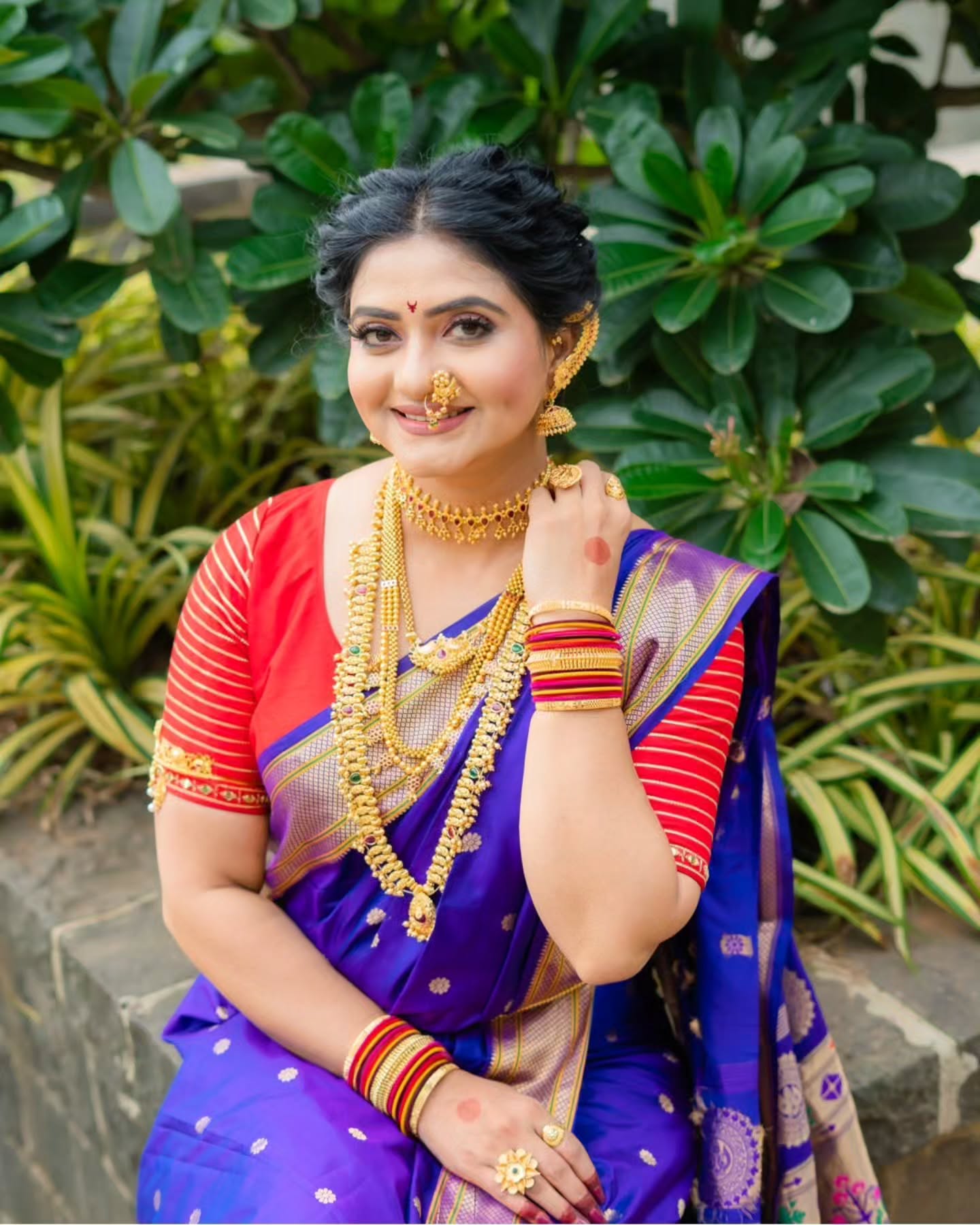Kashmira Kulkarni Blue Nauvari Saree Look