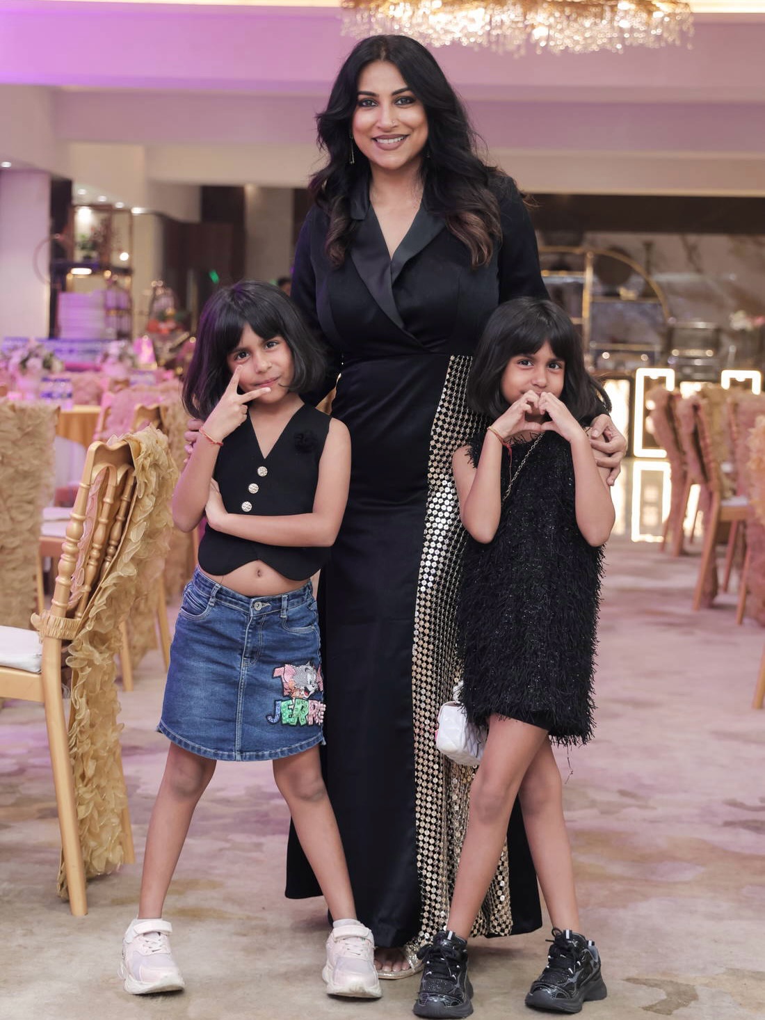Kranti Redkar Wankhede Family Photoshoot