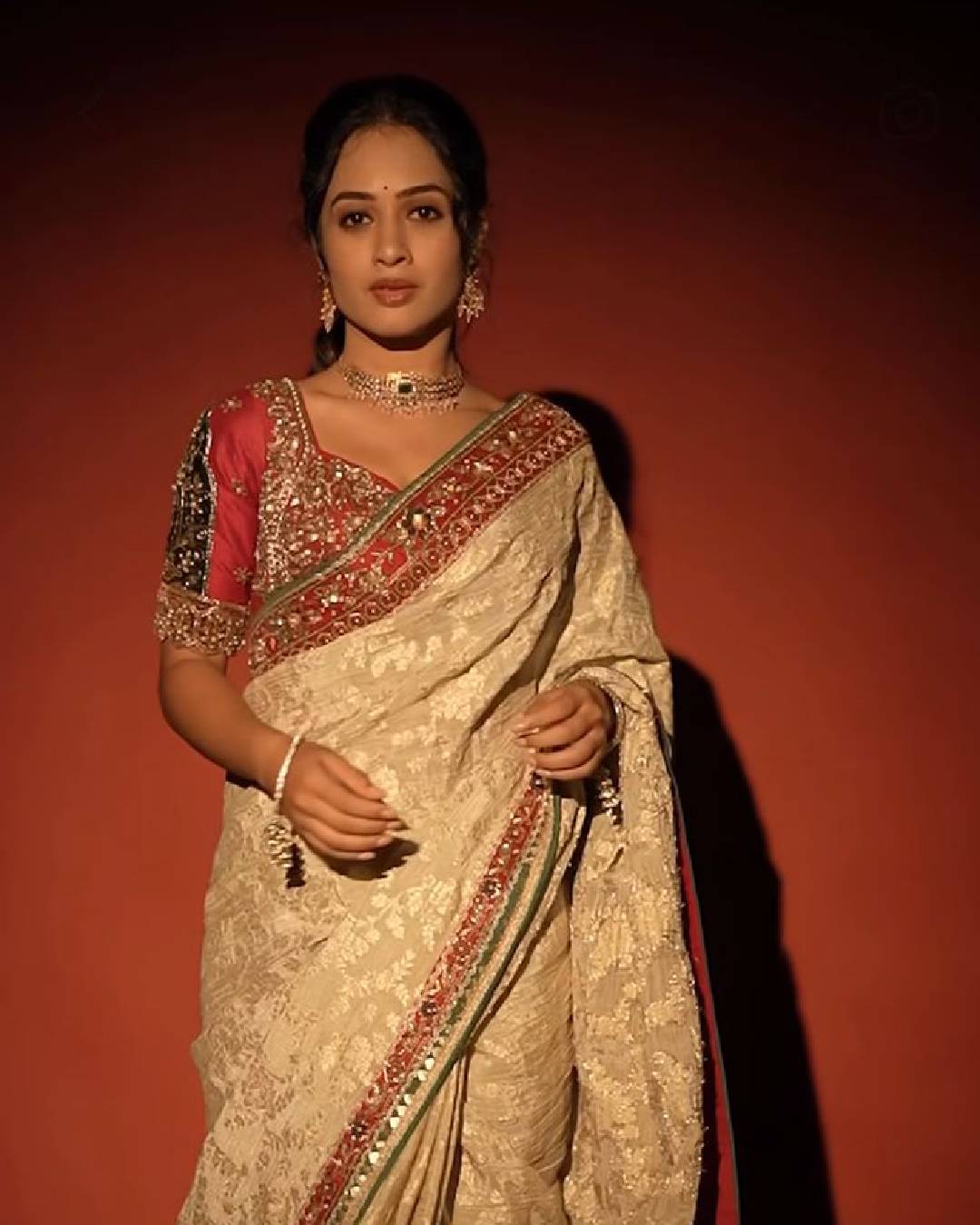 Girija Prabhu saree look