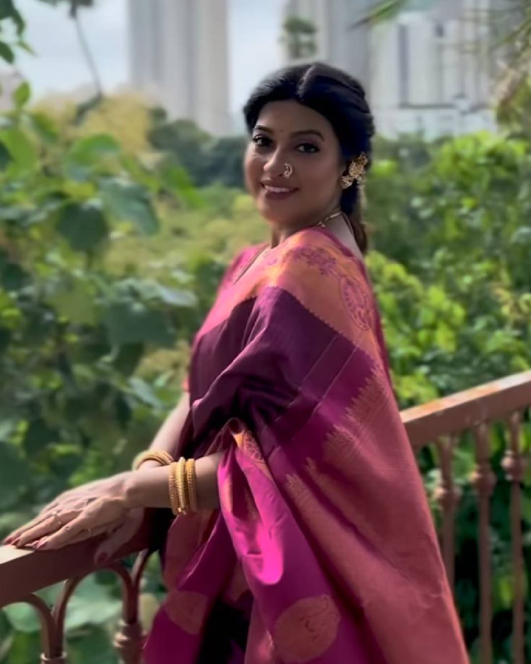 Dhanashree Kadgaonkar in purple saree