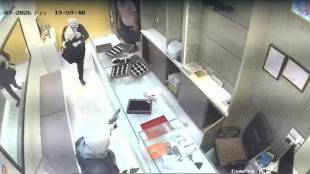 amravati-daryapur-jewellery-shop-robbery