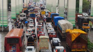 Dronagiri Uran Traffic Jam | JNPA Port Illegal Parking Heavy Vehicles | Uran Dronagiri Accident Risk Road Potholes | Navi Mumbai Traffic Police Rahul Khade